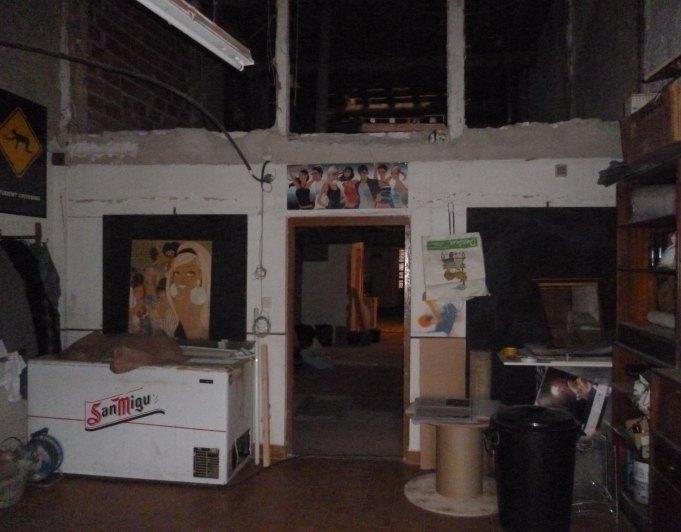 Casa de dos pisos mas local habilitado como bar en la parte vieja