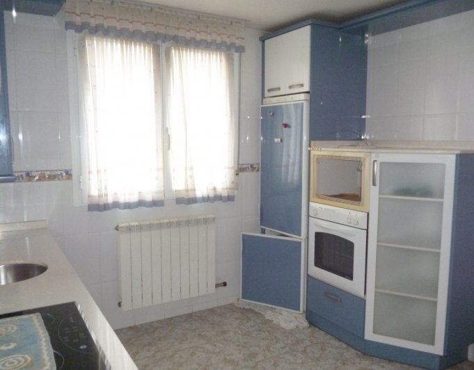 Terraced house in the village of La Rioja 15 minutes from Miranda