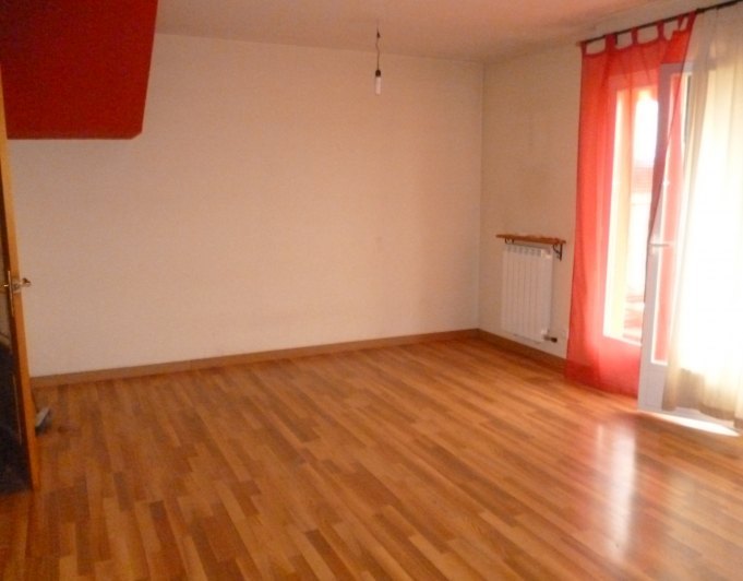 Terraced house in the village of La Rioja 15 minutes from Miranda