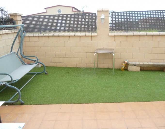 Terraced house in the village of La Rioja 15 minutes from Miranda