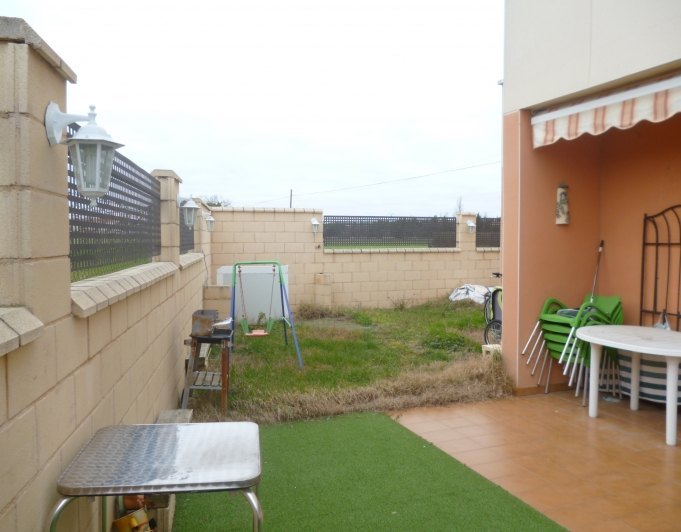Terraced house in the village of La Rioja 15 minutes from Miranda