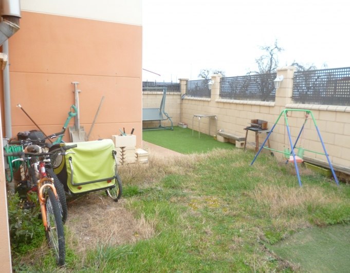 Terraced house in the village of La Rioja 15 minutes from Miranda