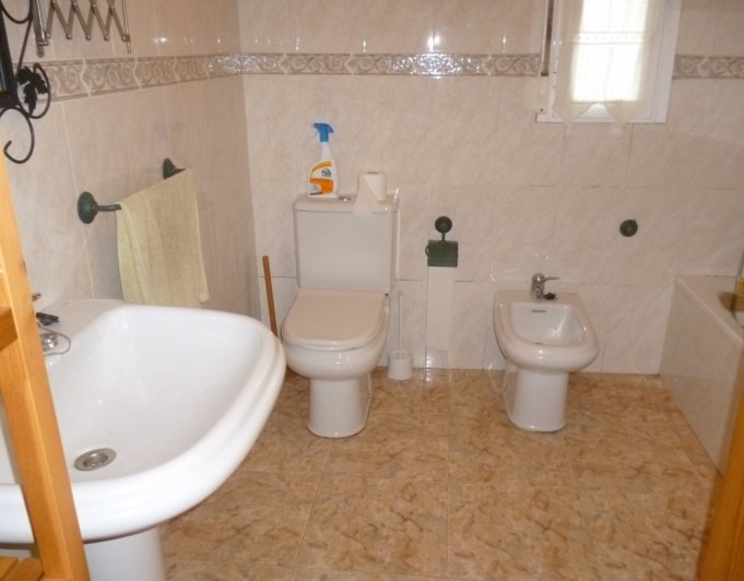 Terraced house in the village of La Rioja 15 minutes from Miranda