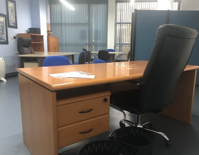 Oficina totalmente habilitada en el centro