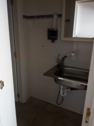Rental of commercial premises in Calle Arenal