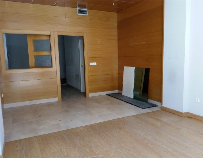 Rental of commercial premises in Calle Arenal