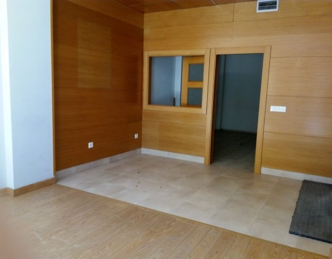 Rental of commercial premises in Calle Arenal