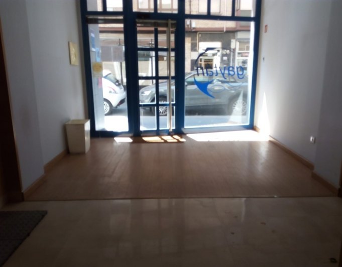 Rental of commercial premises in Calle Arenal