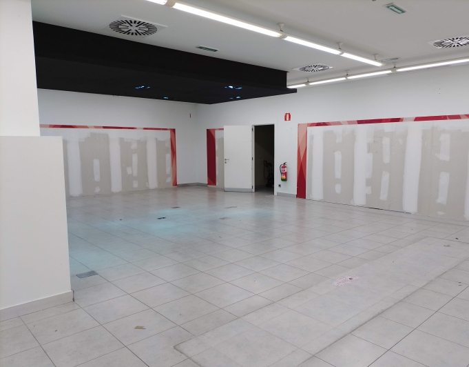 Local for rent in the city center