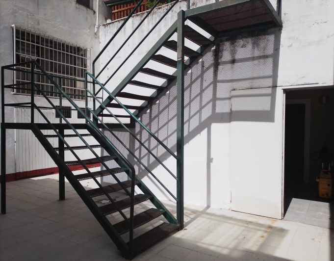 Local for rent in the city center