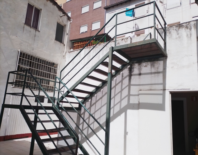 Local for rent in the city center