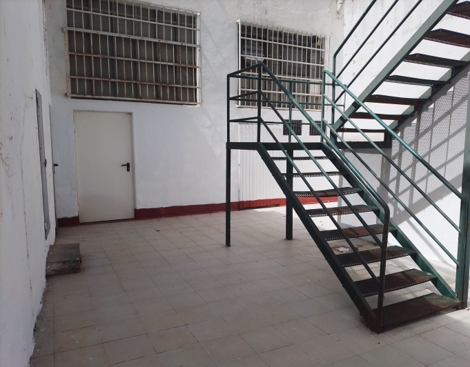 Local for rent in the city center