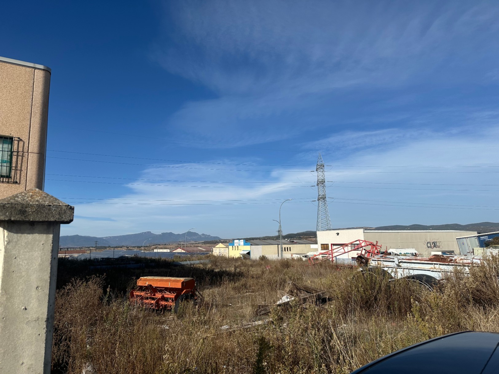 Parcela de 536 metros cuadrados en el Polígono Industrial de Bayas
