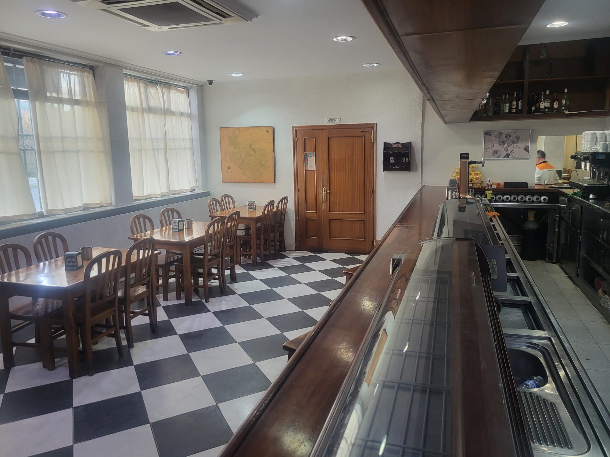 RESTAURTANTE EN VENTA CON NEGOCIO AL DIA
