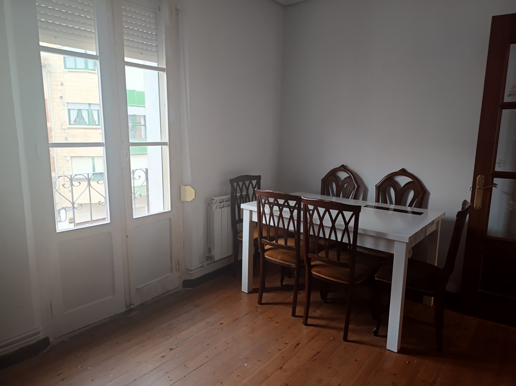 Piso de estructura de madera a la venta