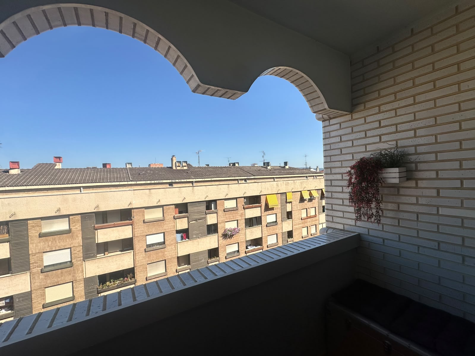 Piso en el centro de la ciudad totalmente amueblado con plaza de garaje