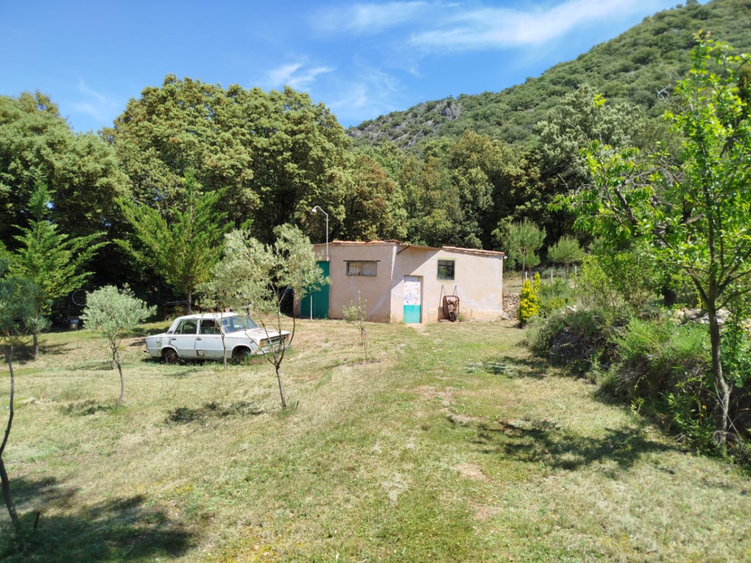 COUNTRY HOUSE WITH 6,000 METERS OF LAND