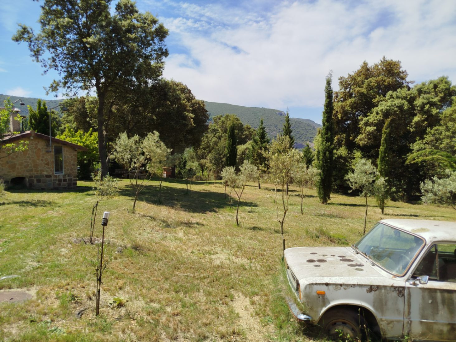 COUNTRY HOUSE WITH 6,000 METERS OF LAND