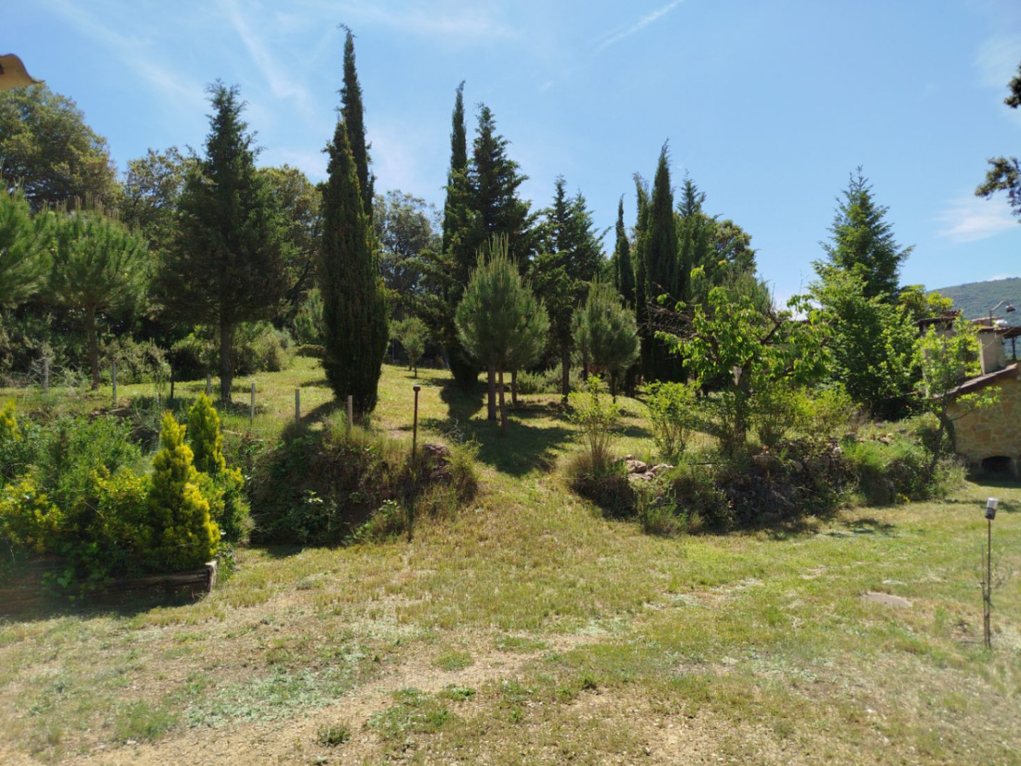COUNTRY HOUSE WITH 6,000 METERS OF LAND