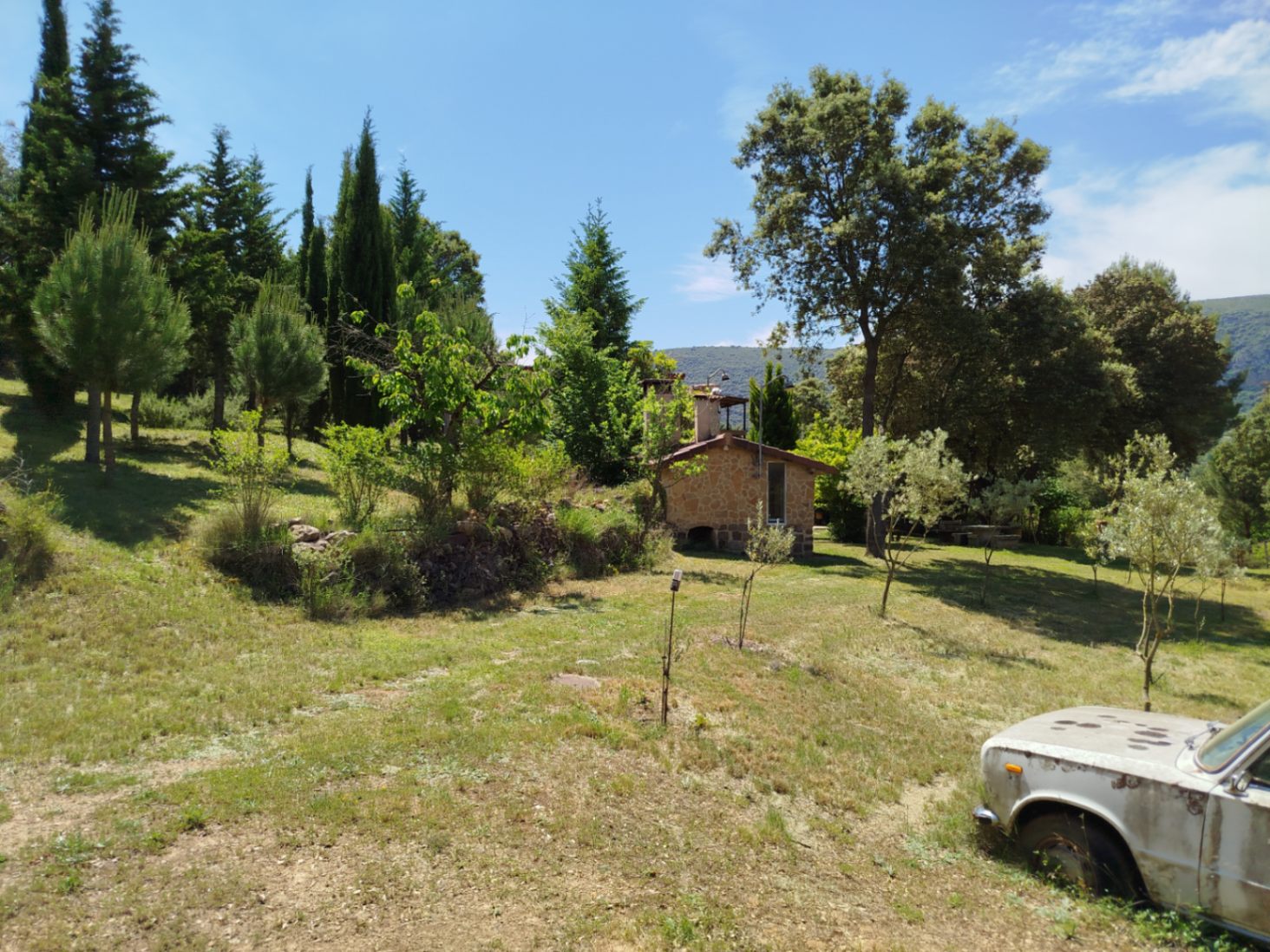 COUNTRY HOUSE WITH 6,000 METERS OF LAND