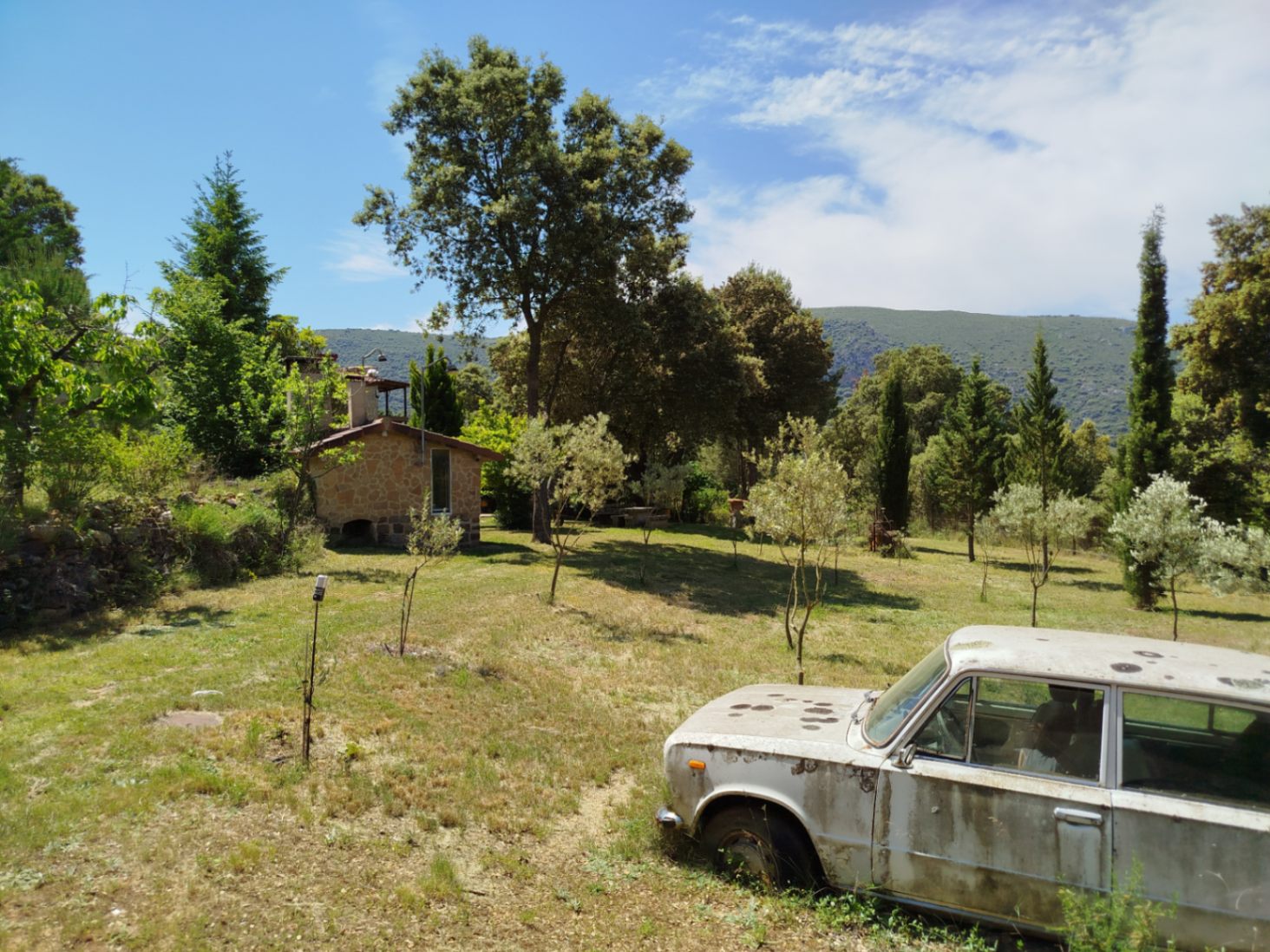 COUNTRY HOUSE WITH 6,000 METERS OF LAND