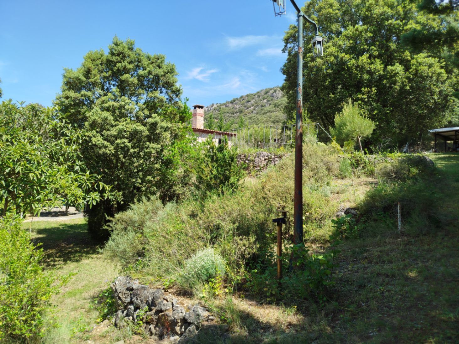 COUNTRY HOUSE WITH 6,000 METERS OF LAND
