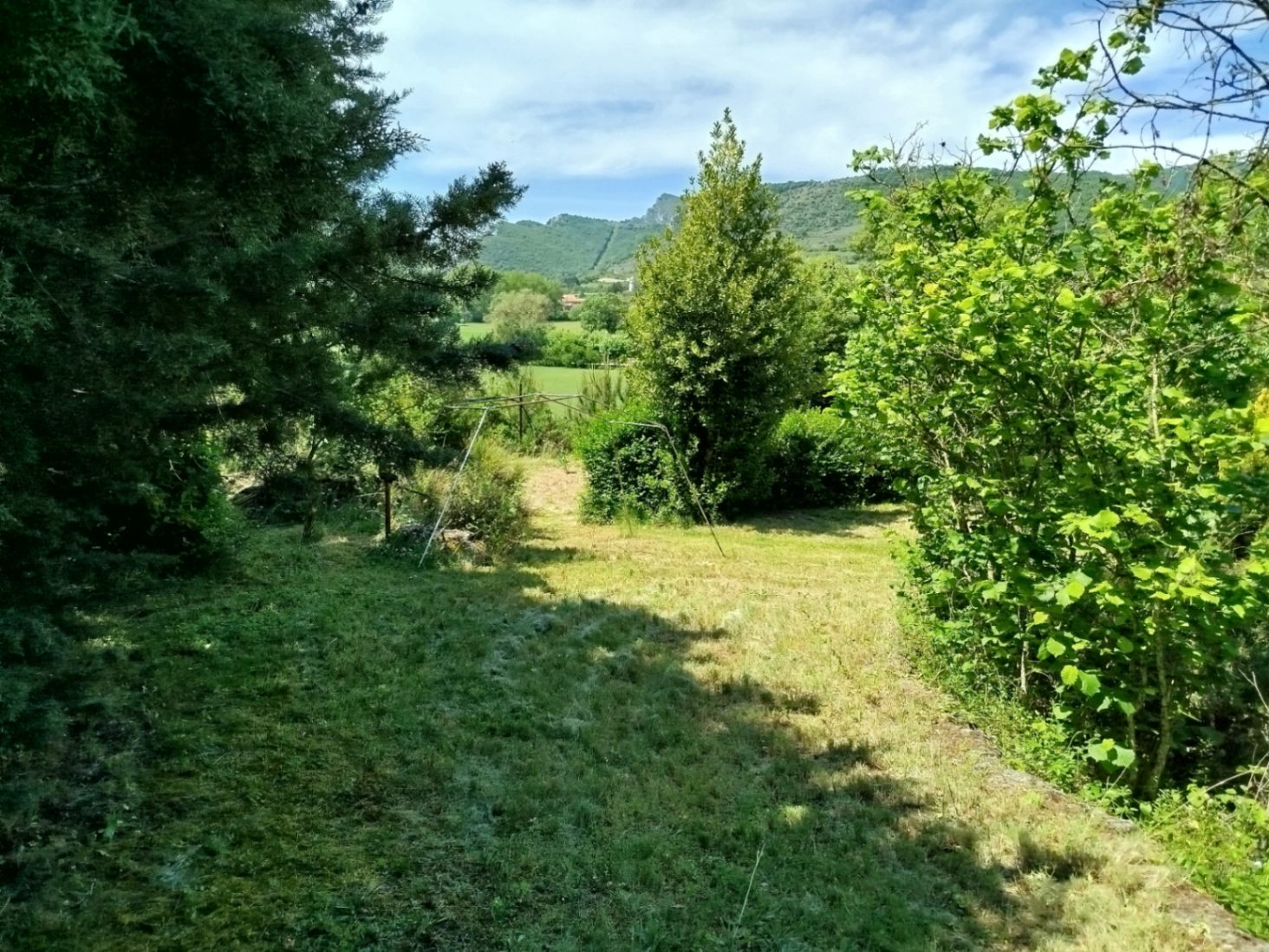 COUNTRY HOUSE WITH 6,000 METERS OF LAND
