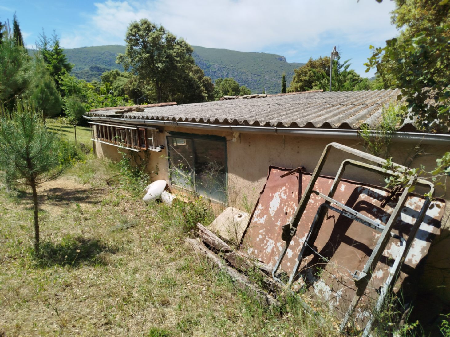 COUNTRY HOUSE WITH 6,000 METERS OF LAND