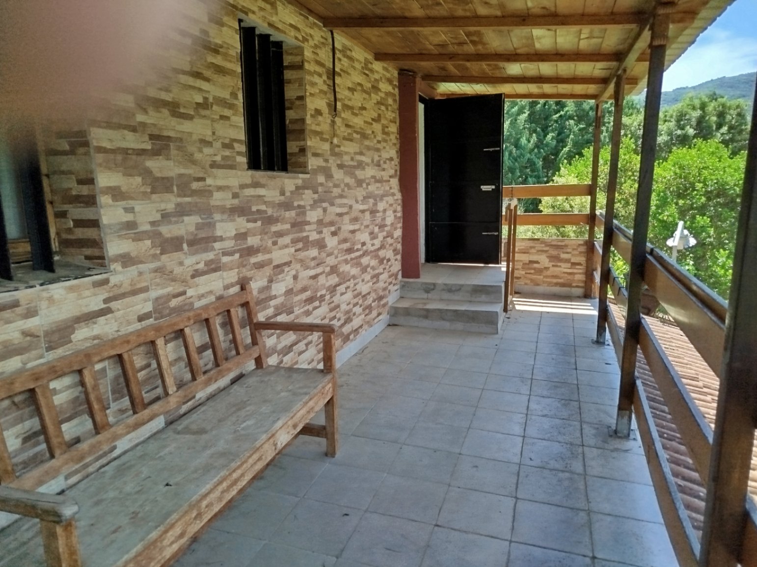 COUNTRY HOUSE WITH 6,000 METERS OF LAND