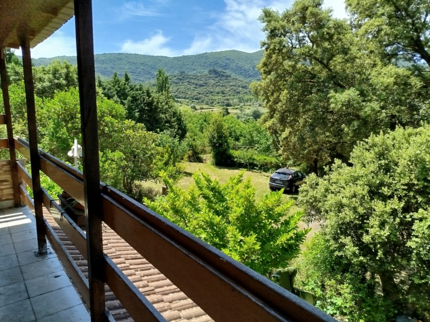 COUNTRY HOUSE WITH 6,000 METERS OF LAND