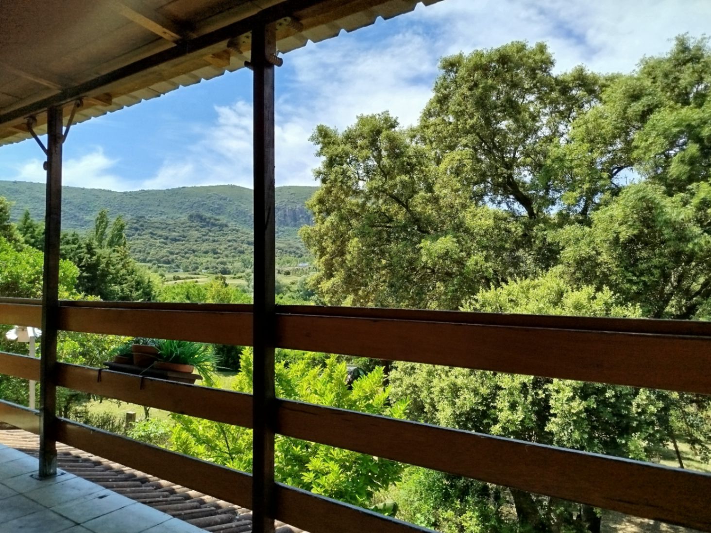 COUNTRY HOUSE WITH 6,000 METERS OF LAND