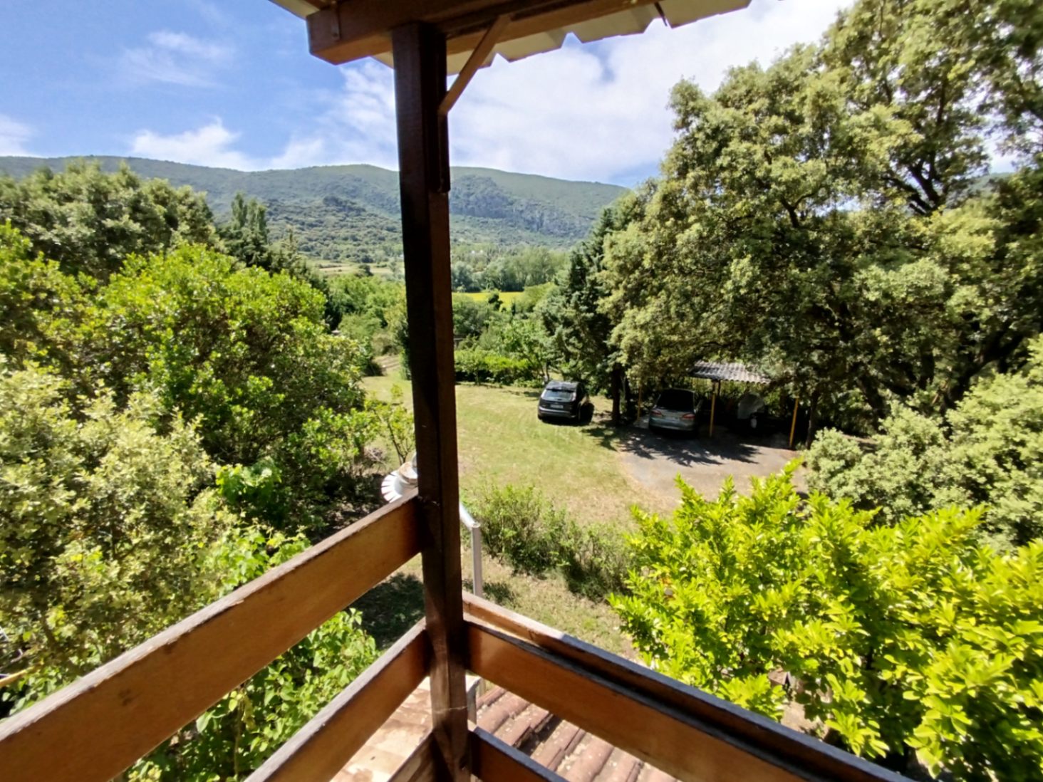 COUNTRY HOUSE WITH 6,000 METERS OF LAND