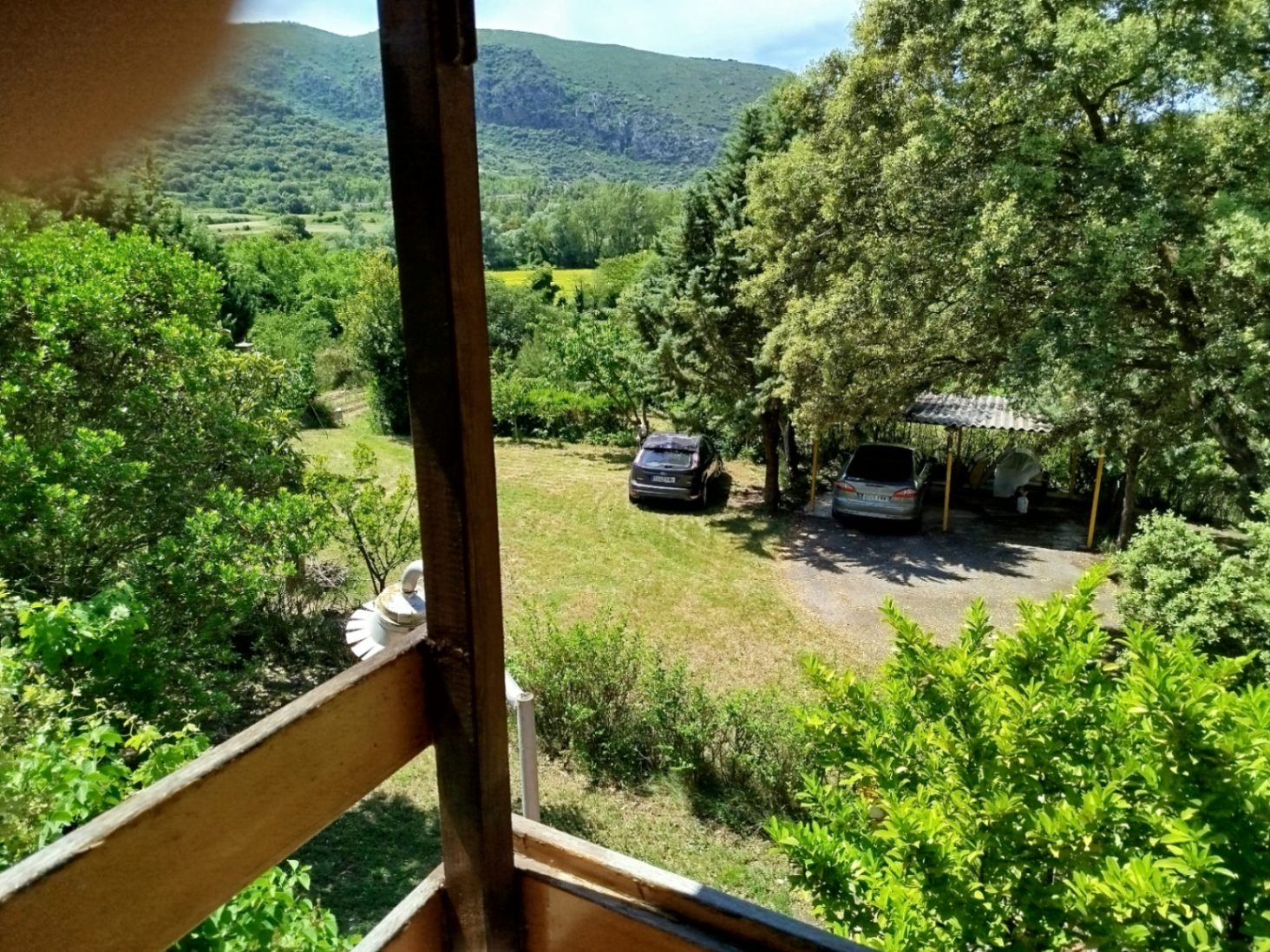 COUNTRY HOUSE WITH 6,000 METERS OF LAND
