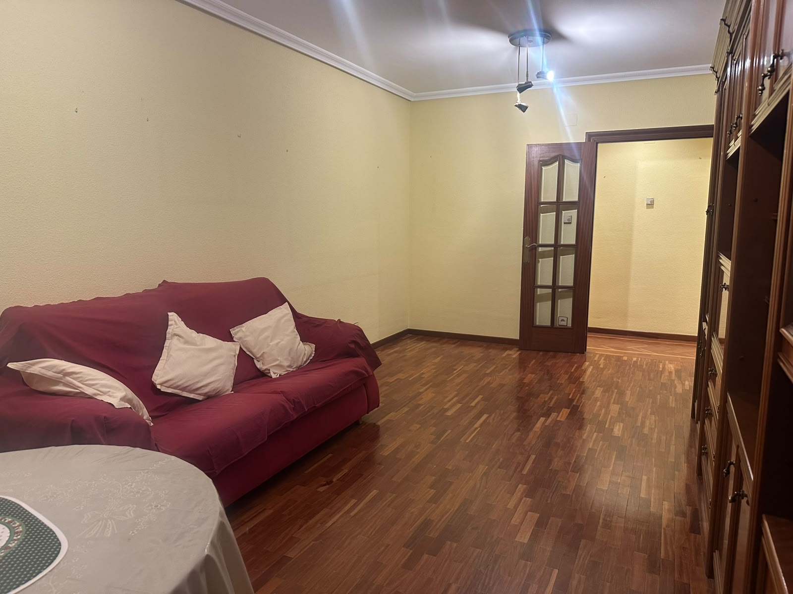 Vivienda de 3 habitaciones y 2 baños con plaza de garaje y dos trasteros