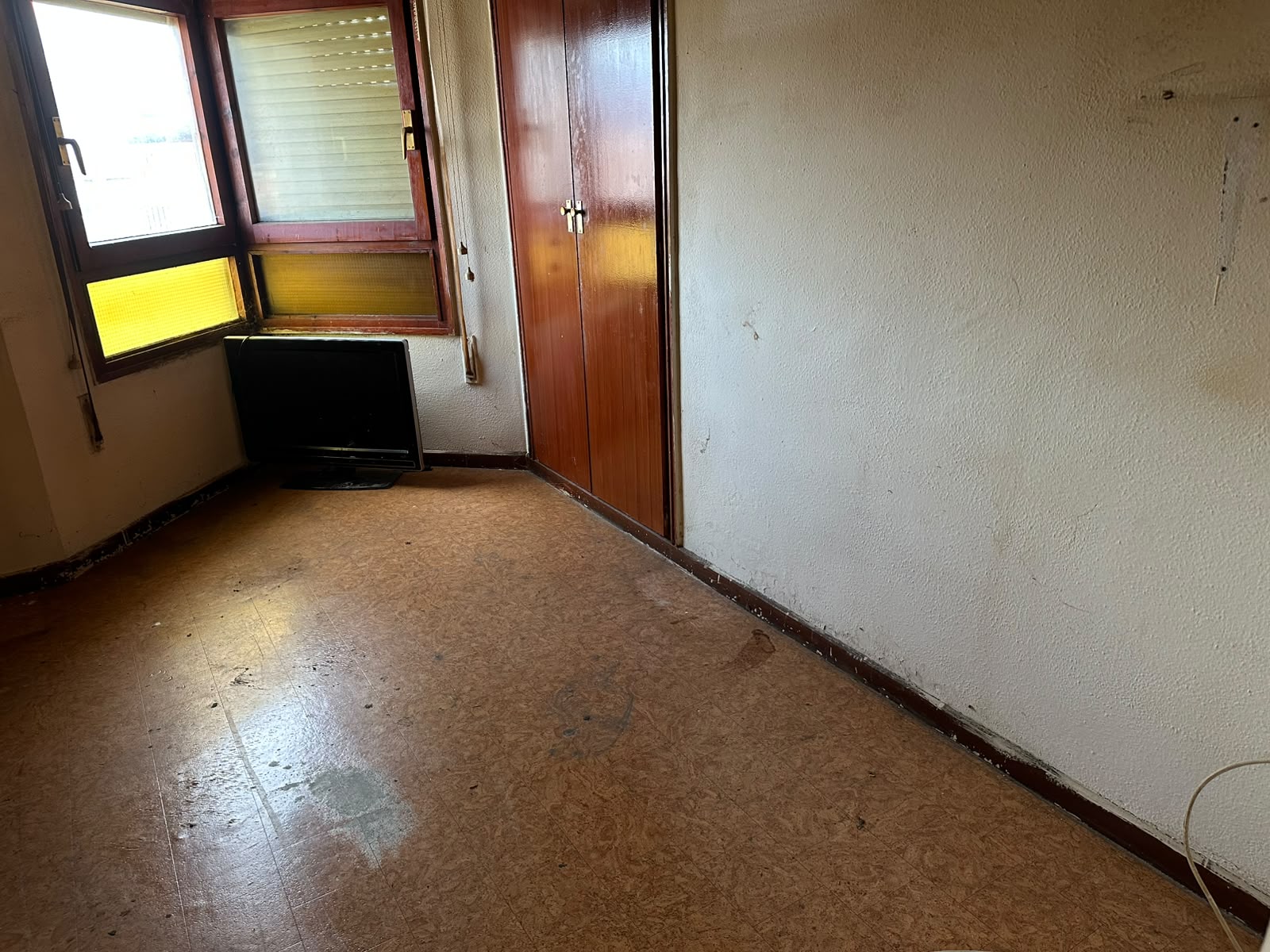 PISO EN LA ZONA DE ANDUVA DE 4 HABITACIONES PARA REFORMAR