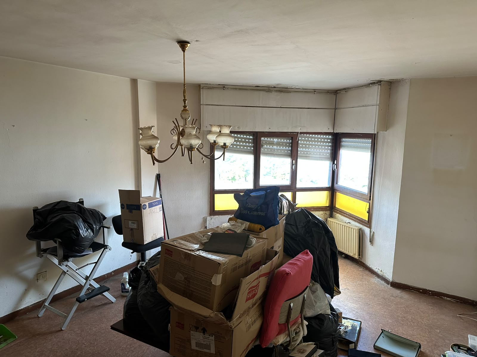 PISO EN LA ZONA DE ANDUVA DE 4 HABITACIONES PARA REFORMAR