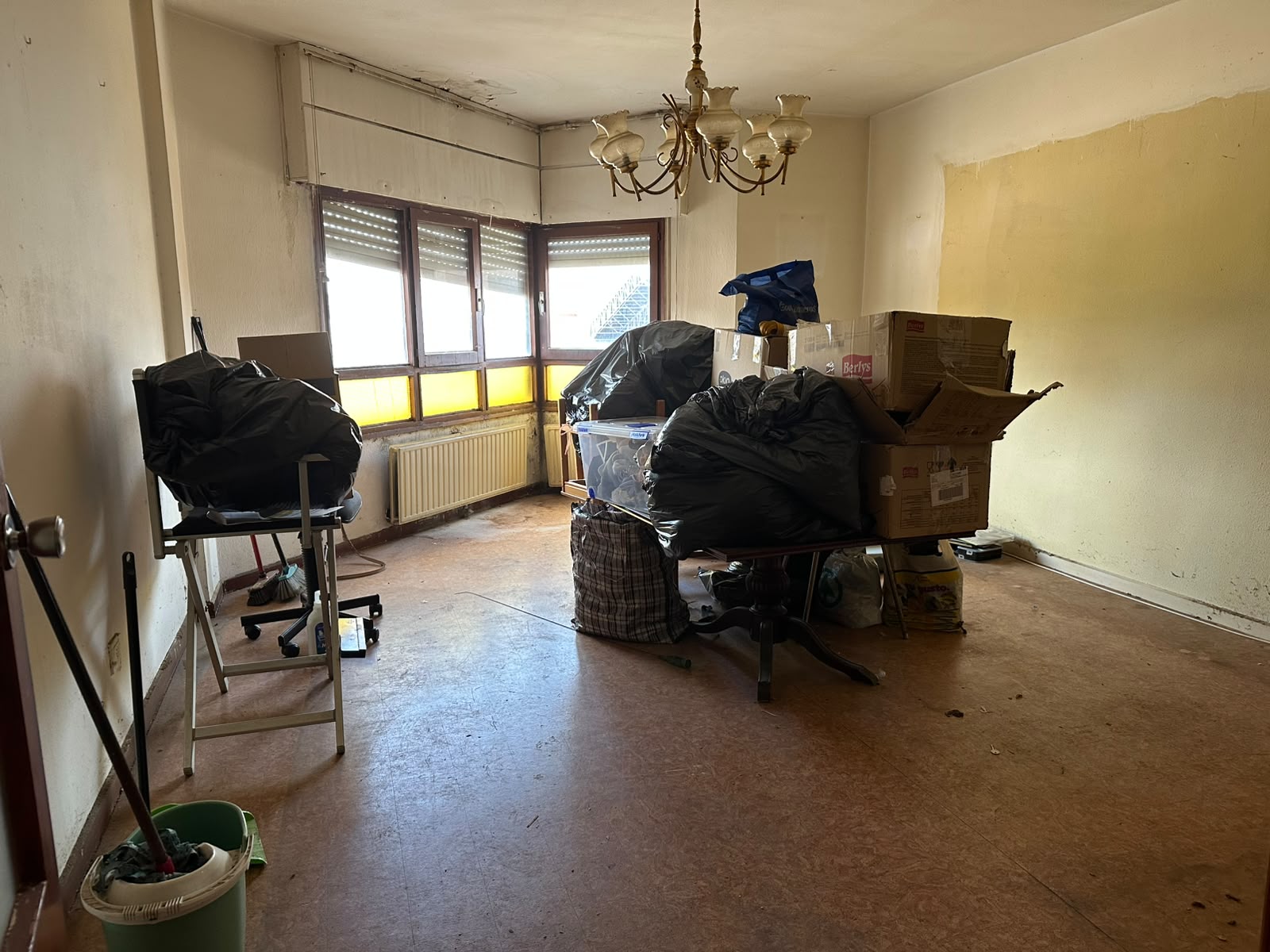 PISO EN LA ZONA DE ANDUVA DE 4 HABITACIONES PARA REFORMAR