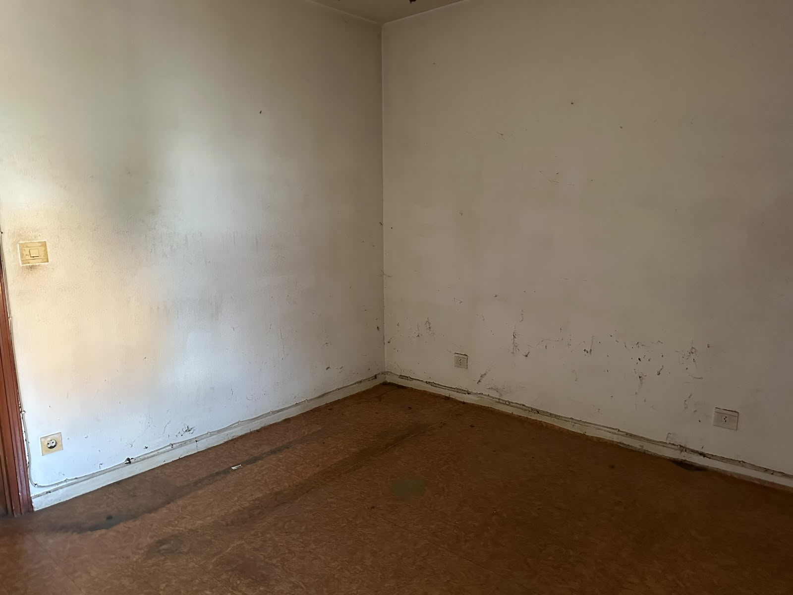 PISO EN LA ZONA DE ANDUVA DE 4 HABITACIONES PARA REFORMAR