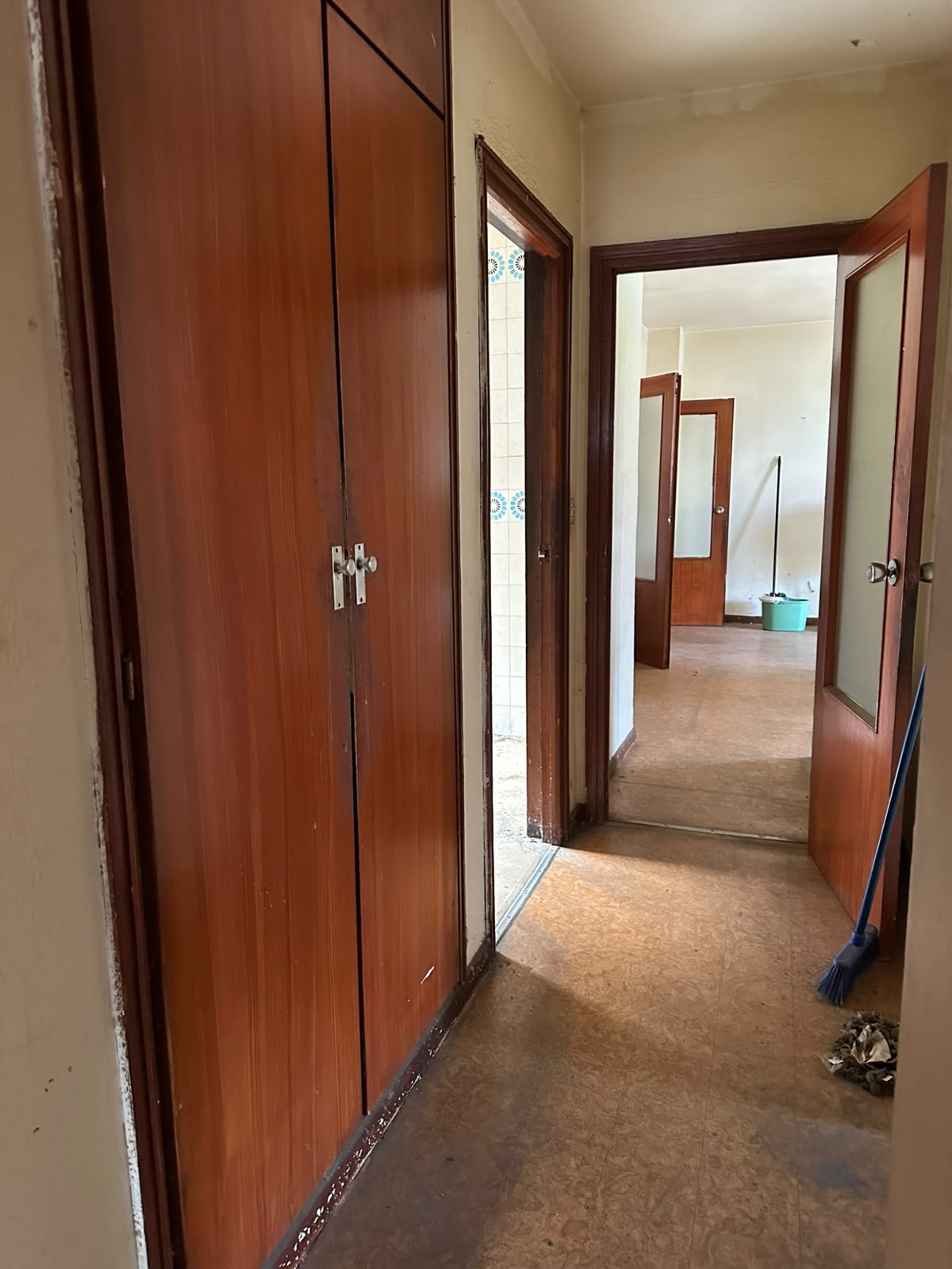 PISO EN LA ZONA DE ANDUVA DE 4 HABITACIONES PARA REFORMAR