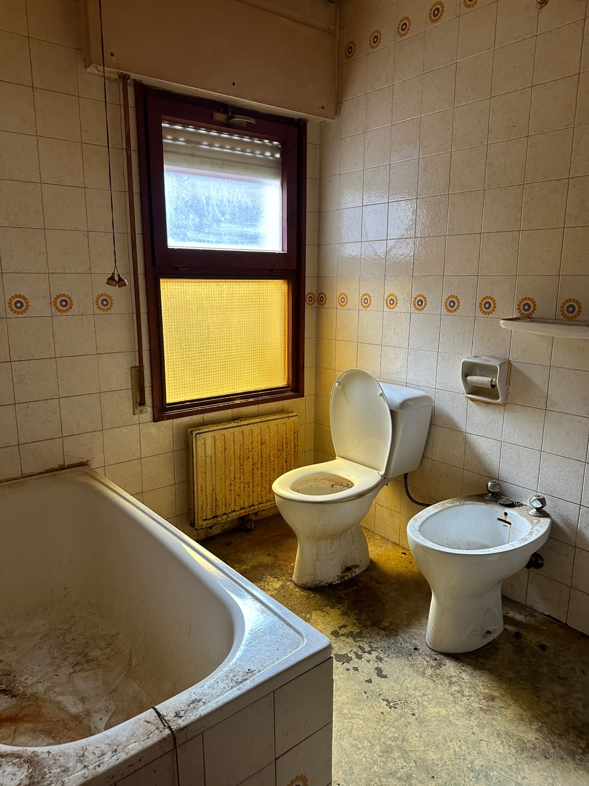 PISO EN LA ZONA DE ANDUVA DE 4 HABITACIONES PARA REFORMAR