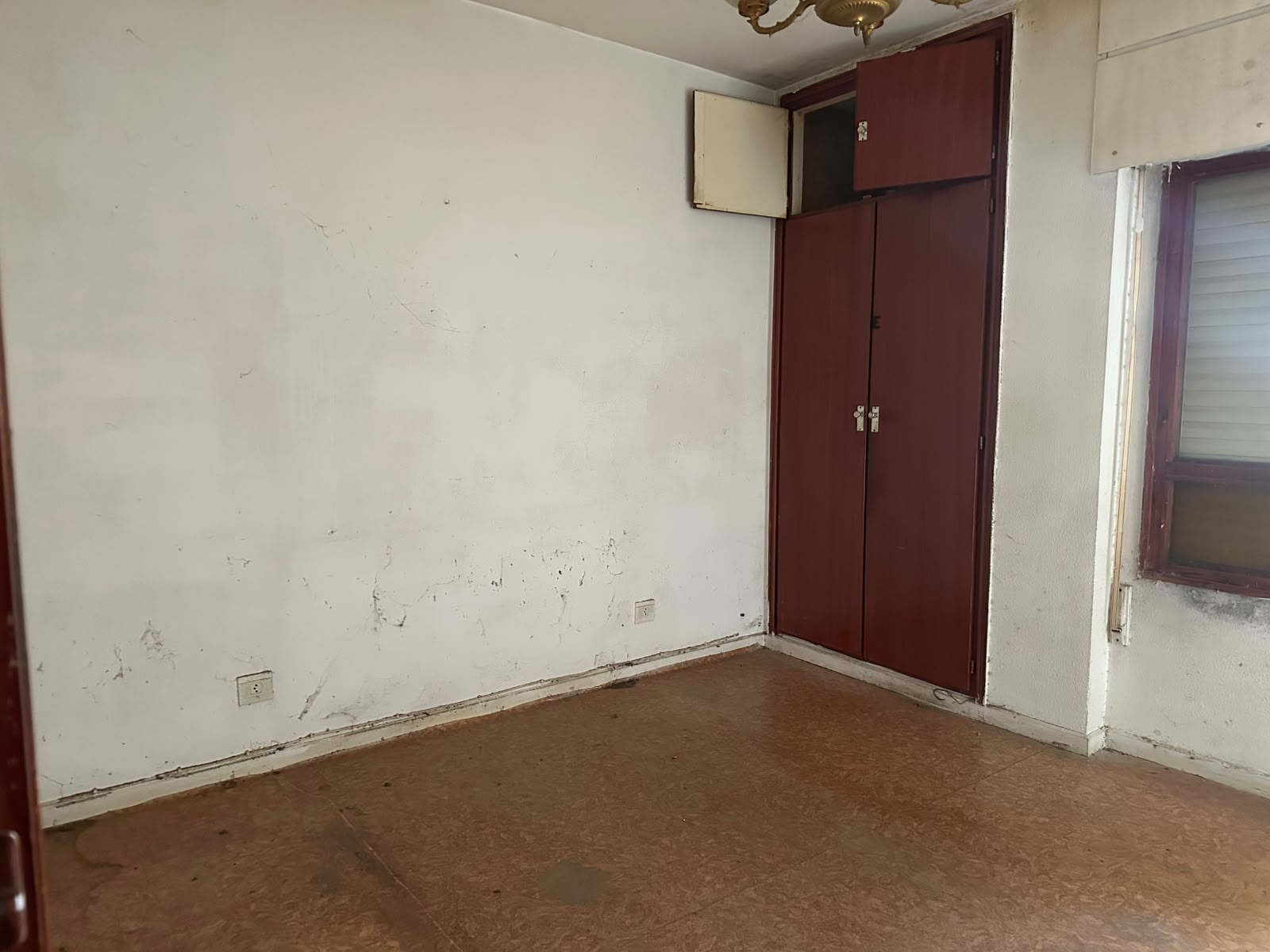 PISO EN LA ZONA DE ANDUVA DE 4 HABITACIONES PARA REFORMAR