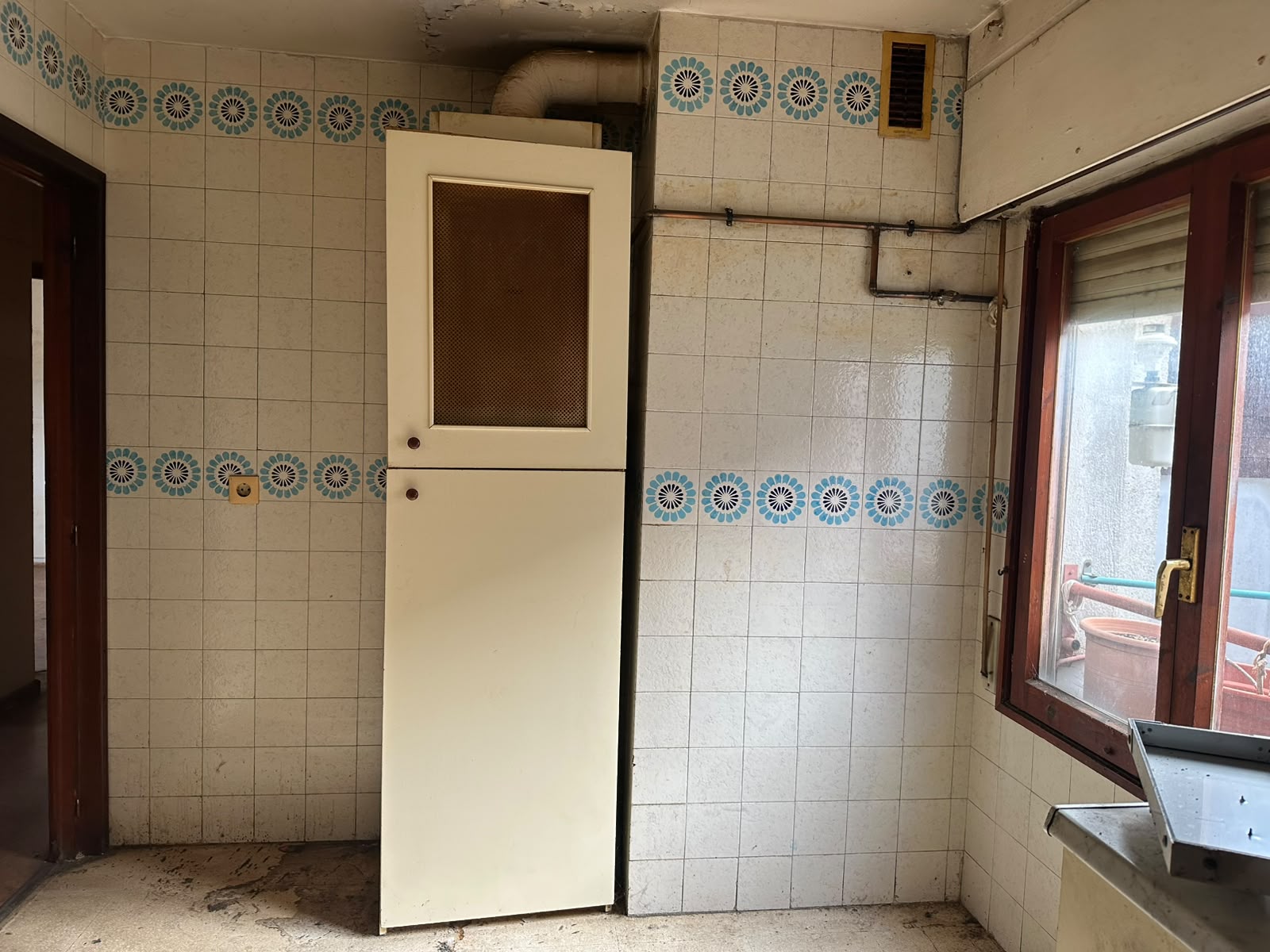 PISO EN LA ZONA DE ANDUVA DE 4 HABITACIONES PARA REFORMAR