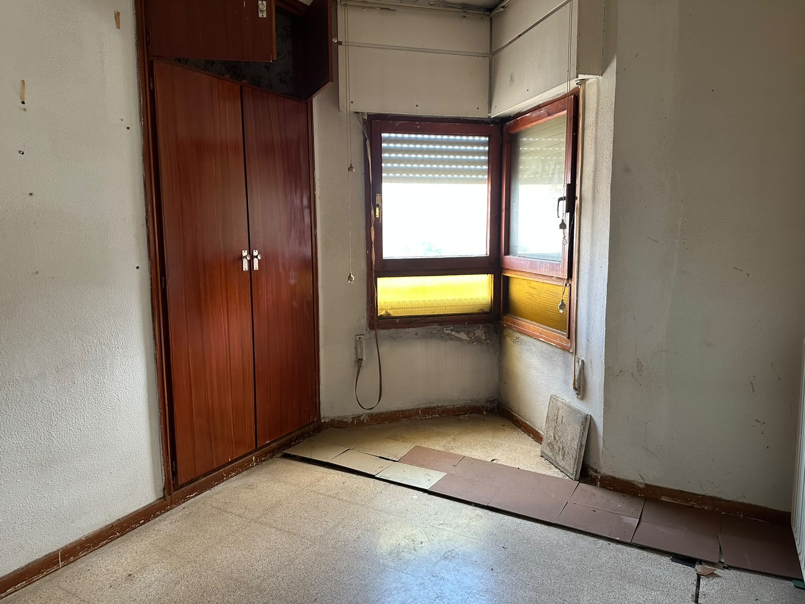 PISO EN LA ZONA DE ANDUVA DE 4 HABITACIONES PARA REFORMAR