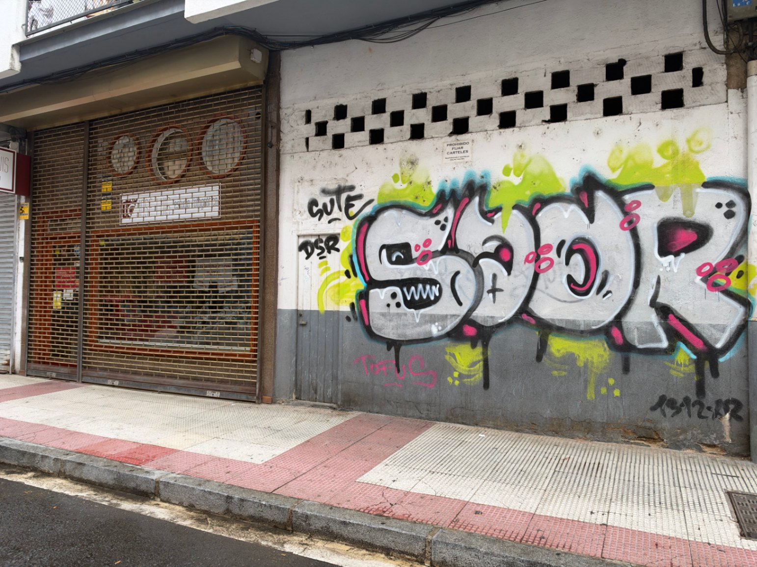 Local comercial en pleno centro de Miranda. Posibilidad de unir con otro lindero.