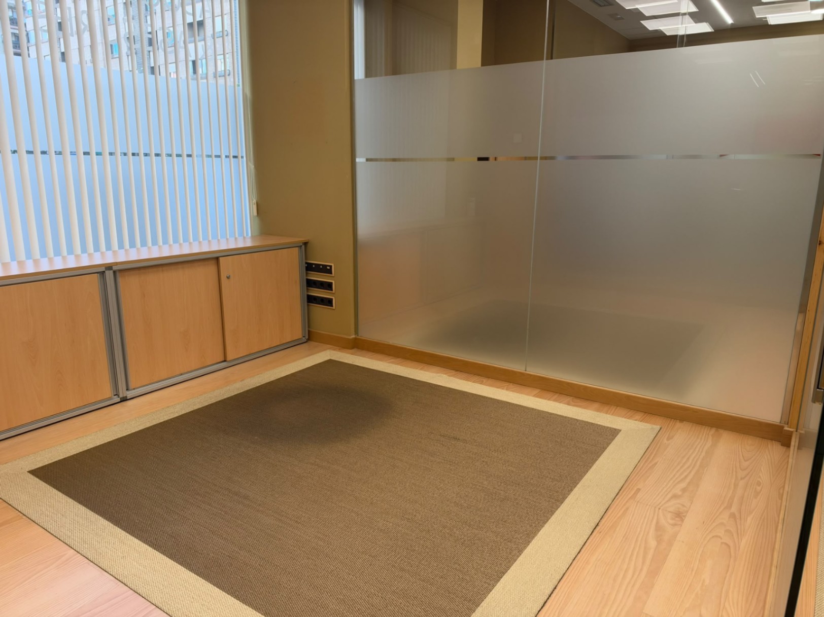 COMMERCIAL PREMISES IN THE CITY CENTER READY FOR USE