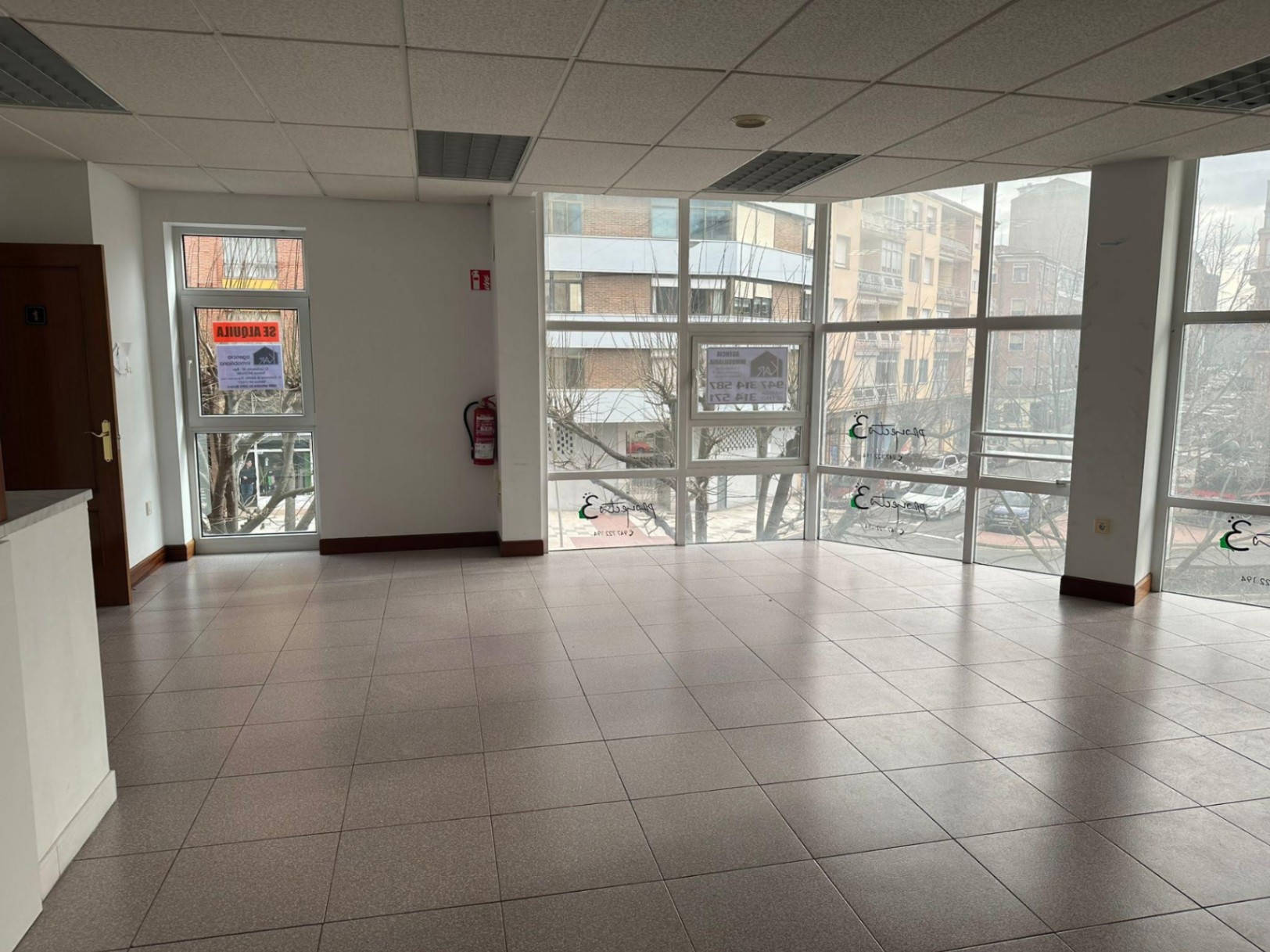 Office for rent in the center of Miranda, fully equipped