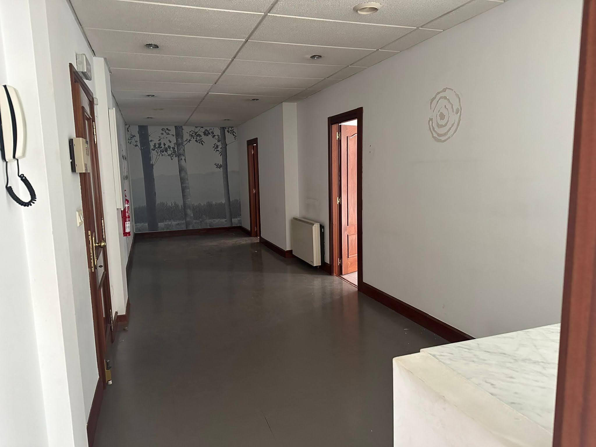 Office for rent in the center of Miranda, fully equipped