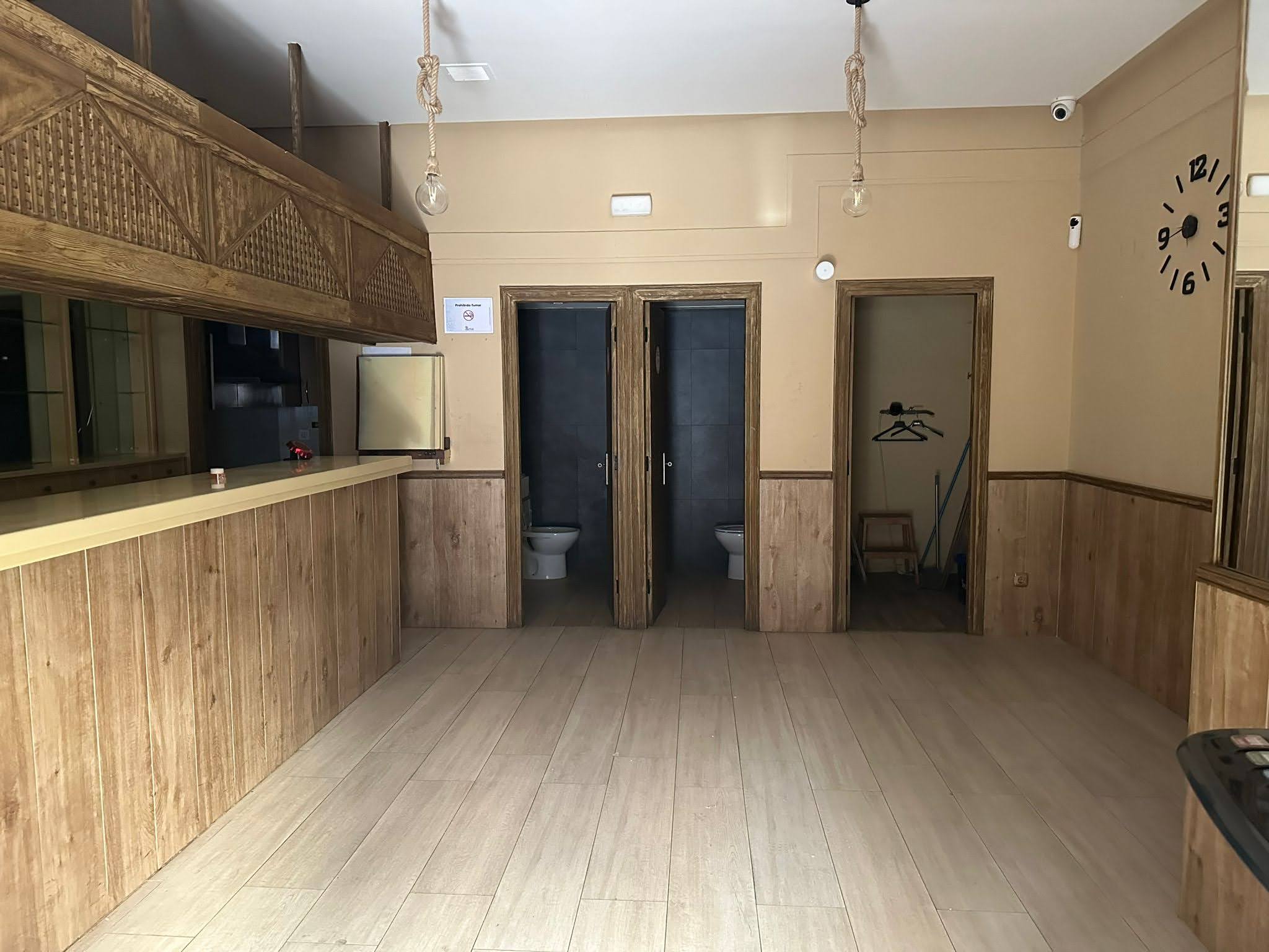 Conditioned bar rental