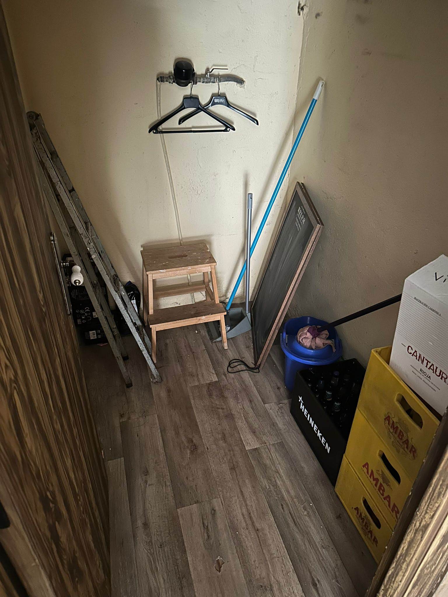 Conditioned bar rental