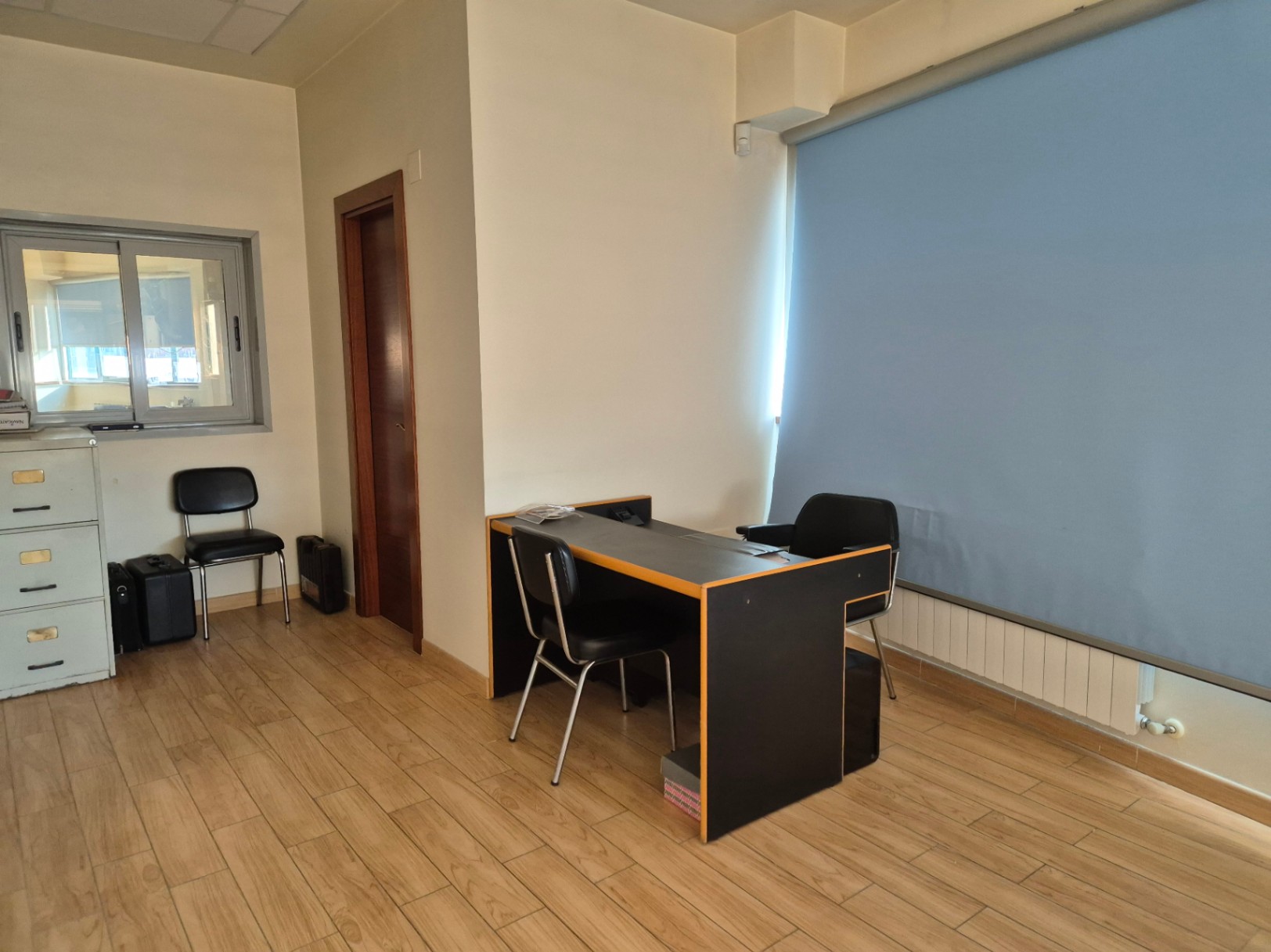 Alquiler de taller mecánico o pabellón, con aparcamiento.